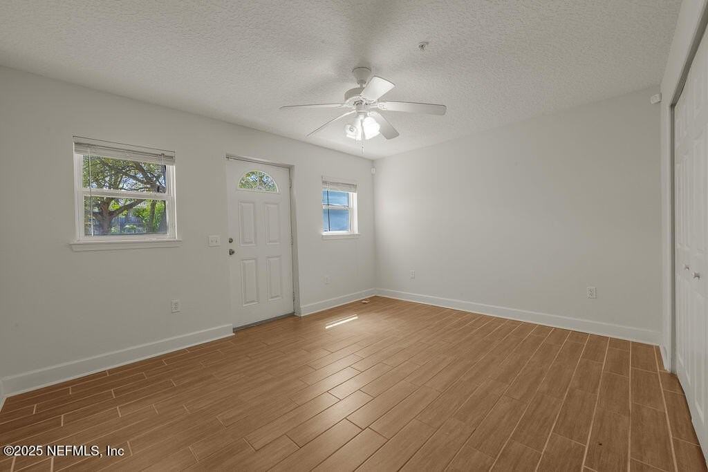 114 18th Ave N #E - Photo 6 of 29