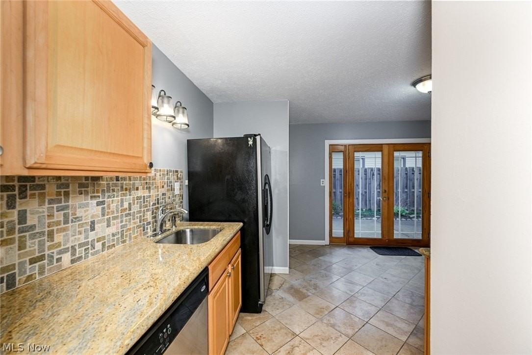 287 Edgewood Dr - Photo 5 of 23