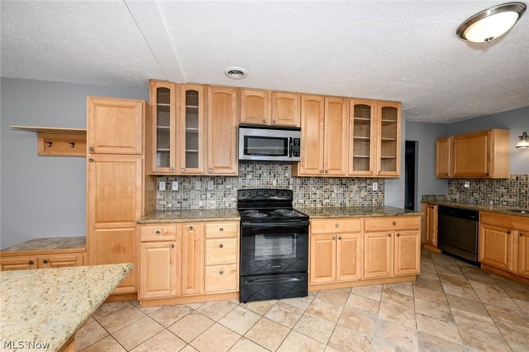 287 Edgewood Dr - Photo 6 of 23