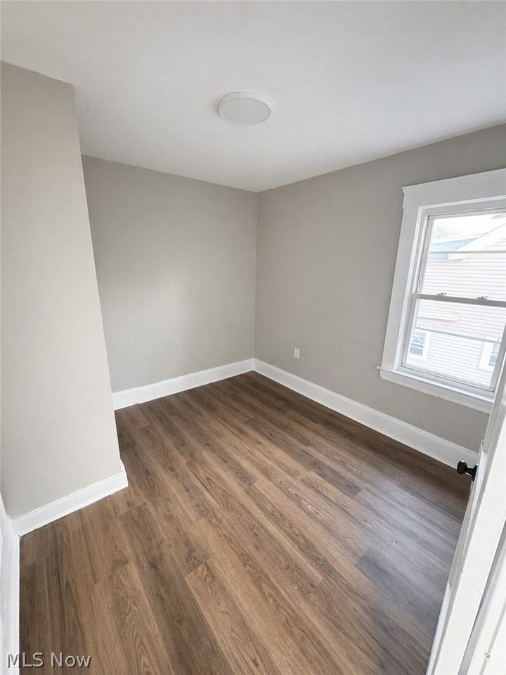 4267 W 21st St - Photo 7 of 8