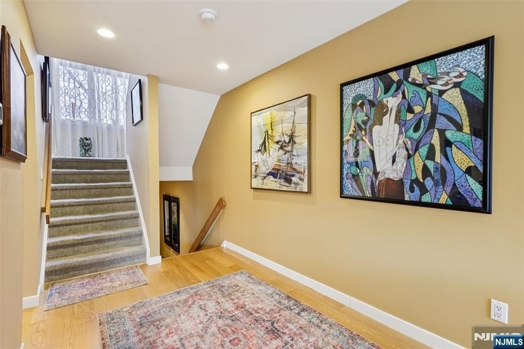 161 Pond Dr - Photo 6 of 34