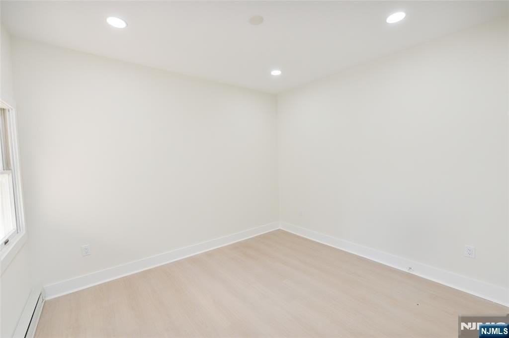 255 Rea Ave - Photo 7 of 11