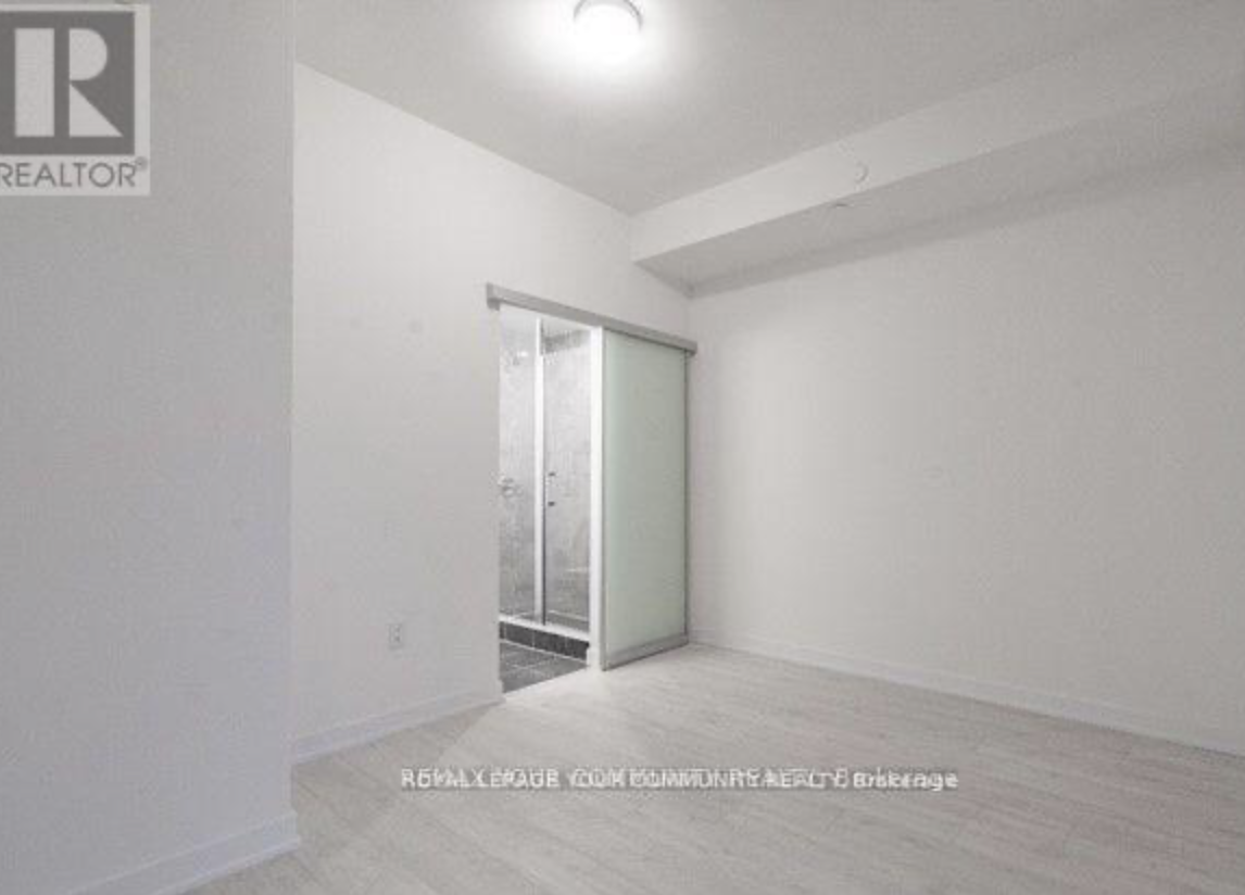 2433 Dufferin Street - Photo 6 of 10