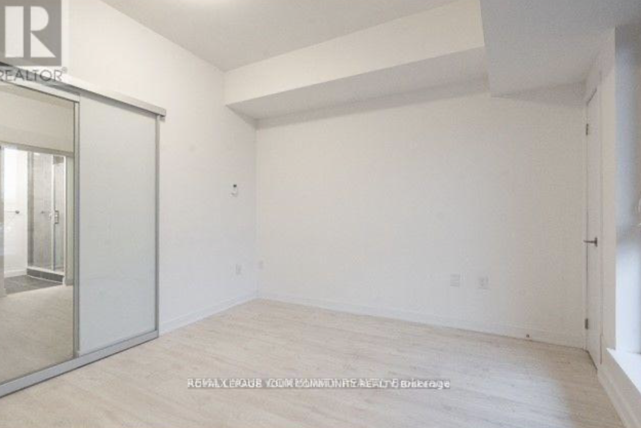 2433 Dufferin Street - Photo 7 of 10