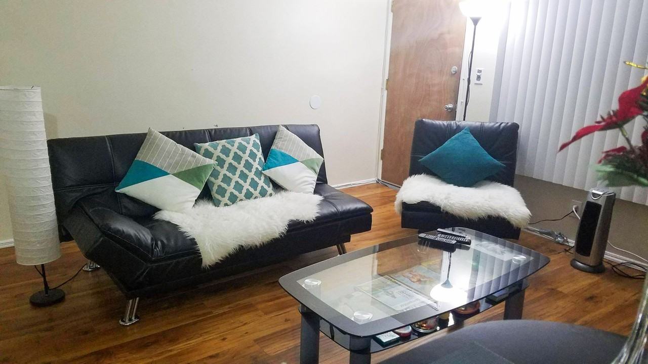 Stevely Ave - Photo 2 of 14