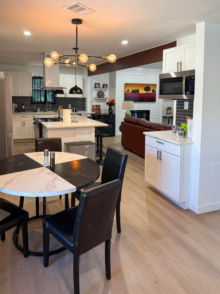 Bay Oaks Dr - Photo 2 of 9