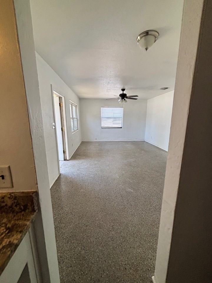 172 38th Ave Se - Photo 5 of 19