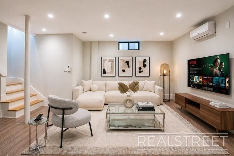 358 Kosciuszko St #1A - Photo 3 of 15