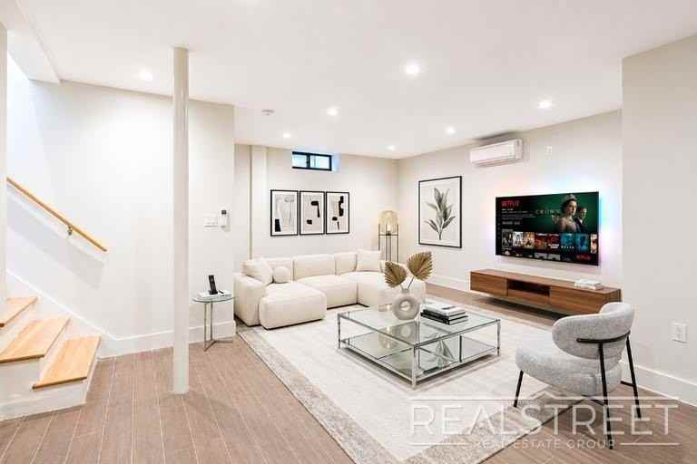 358 Kosciuszko St #1A - Photo 4 of 15