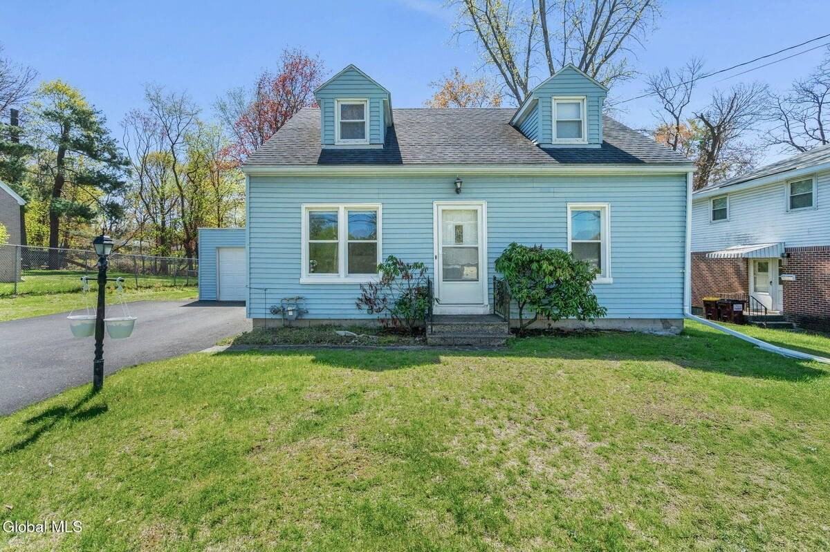 234 Osborne Rd - Photo 2 of 36