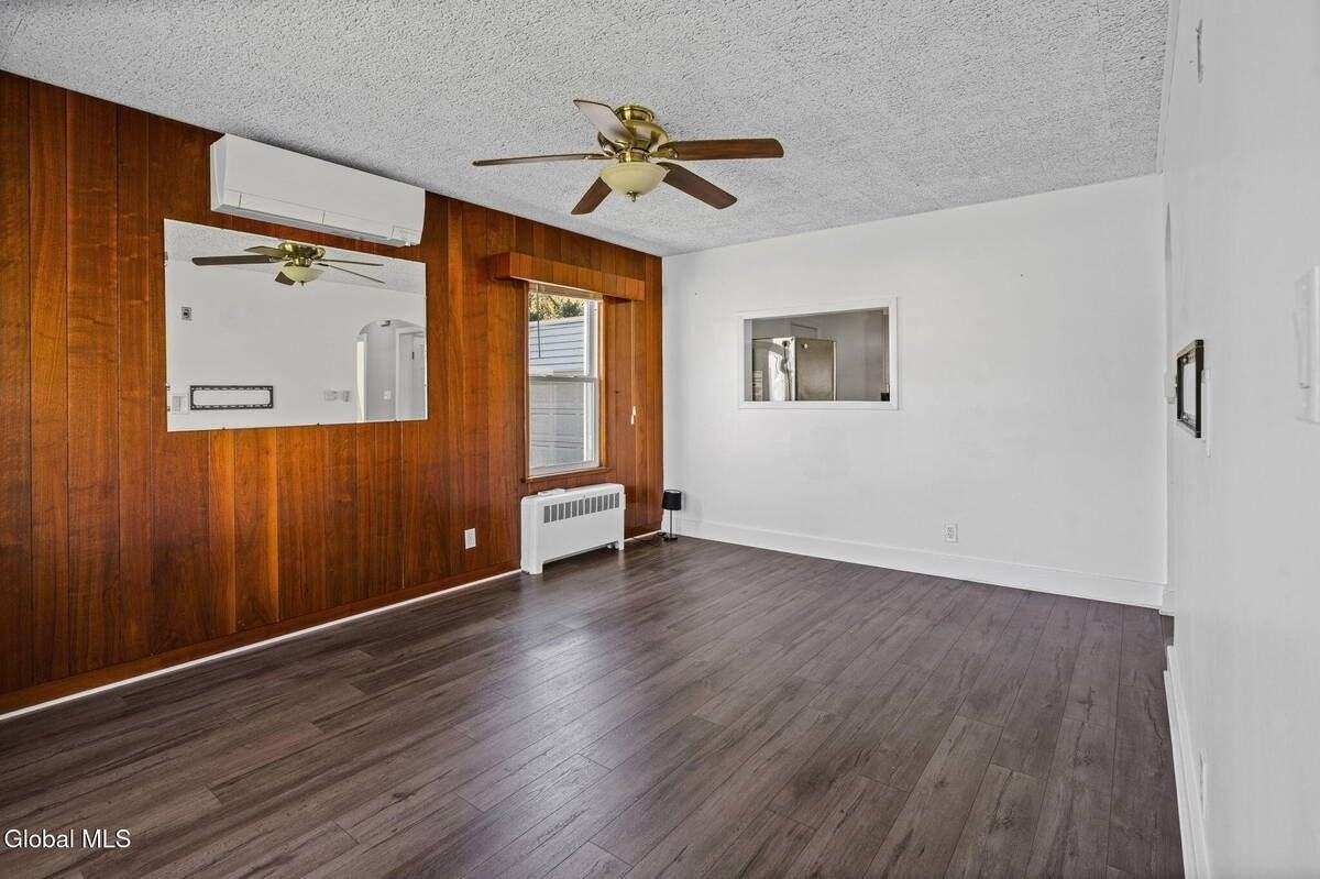 234 Osborne Rd - Photo 7 of 36