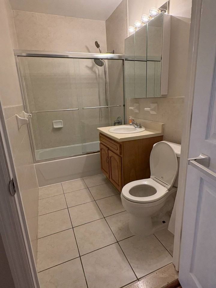 1416 Outlook Ave - Photo 6 of 8