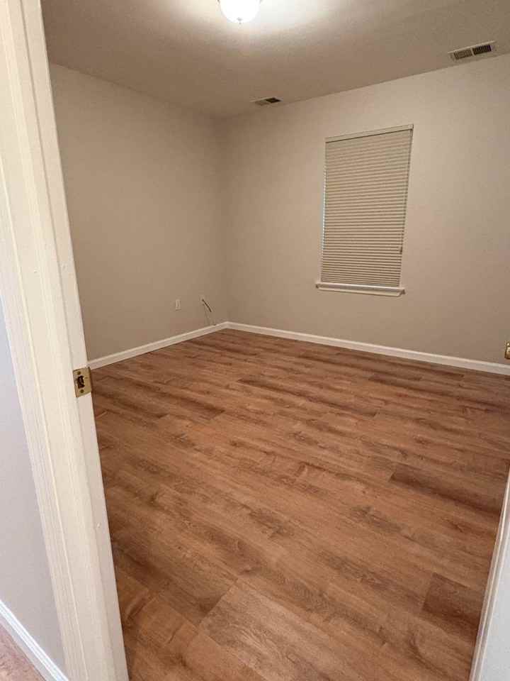 1416 Outlook Ave - Photo 7 of 8