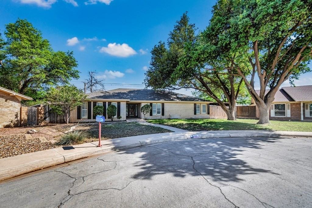 11 Marchelle Ct - Photo 3 of 50