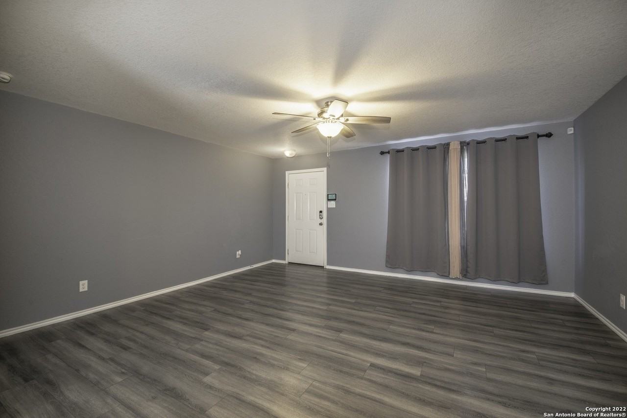 5402 Harefield Dr - Photo 3 of 29