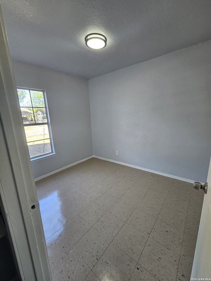 8635 Painted Teepee St - Photo 6 of 10