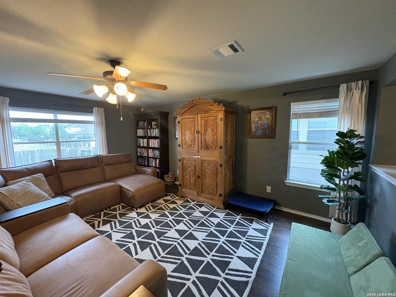 220 Anvil Pl - Photo 3 of 17
