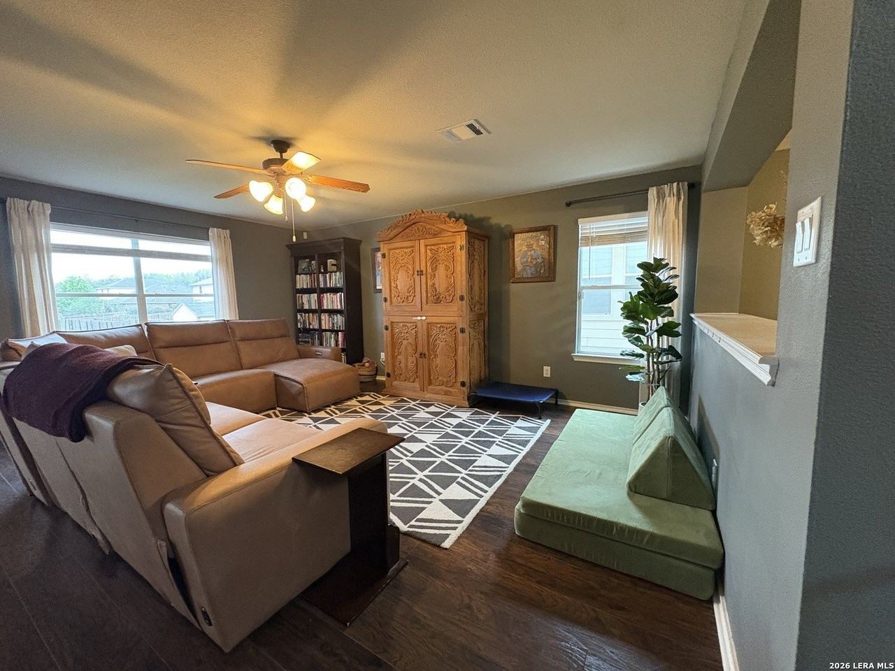 220 Anvil Pl - Photo 4 of 17