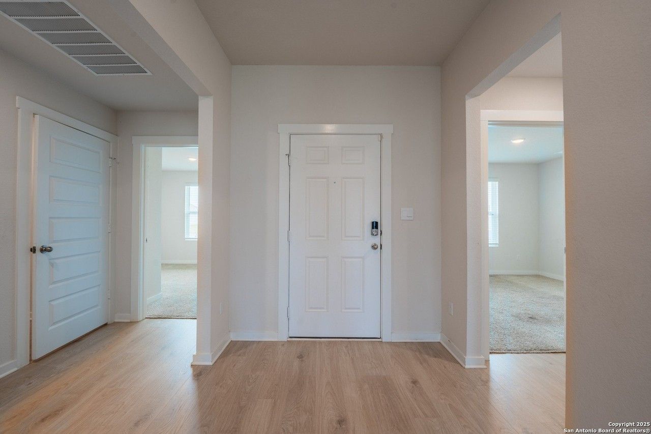 125 Nicks Cv - Photo 4 of 40