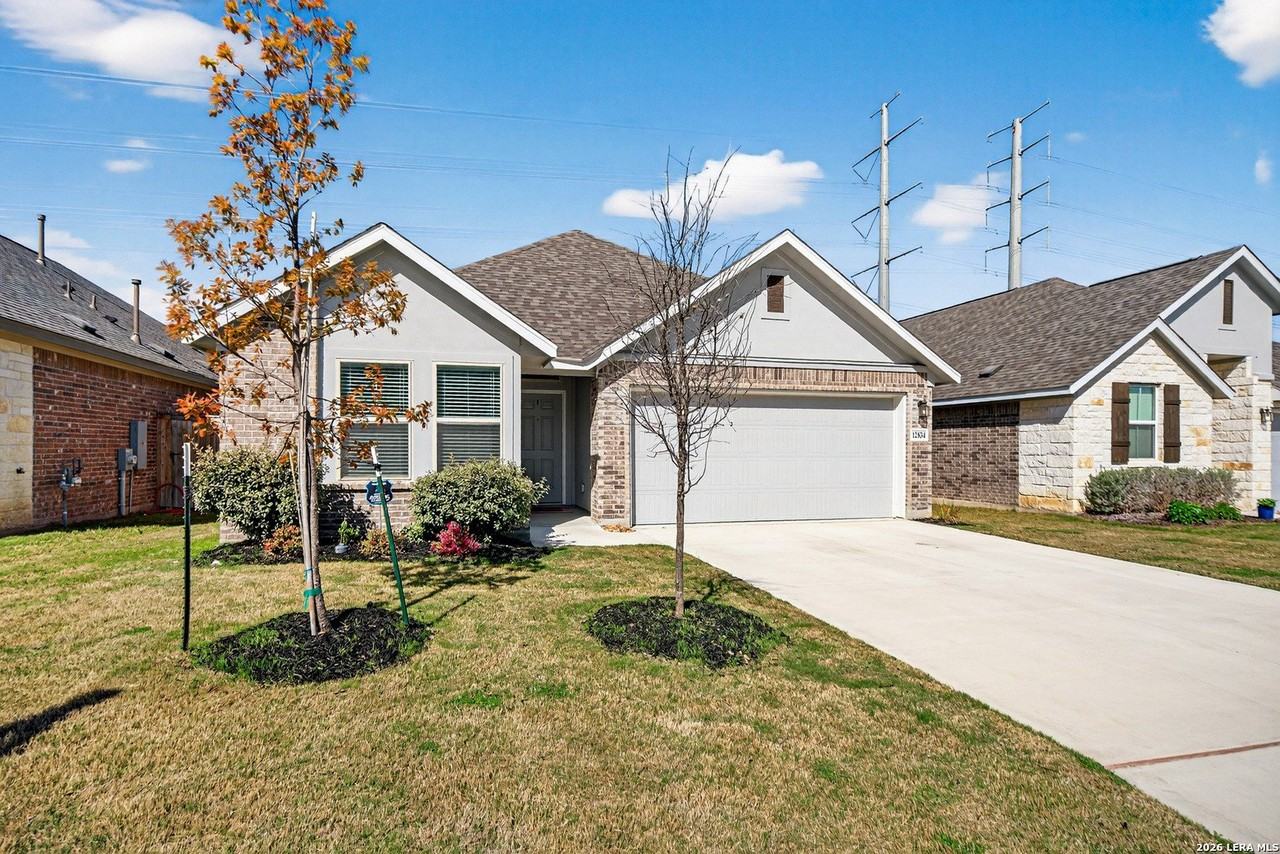 12834 Hush Dr - Photo 2 of 33
