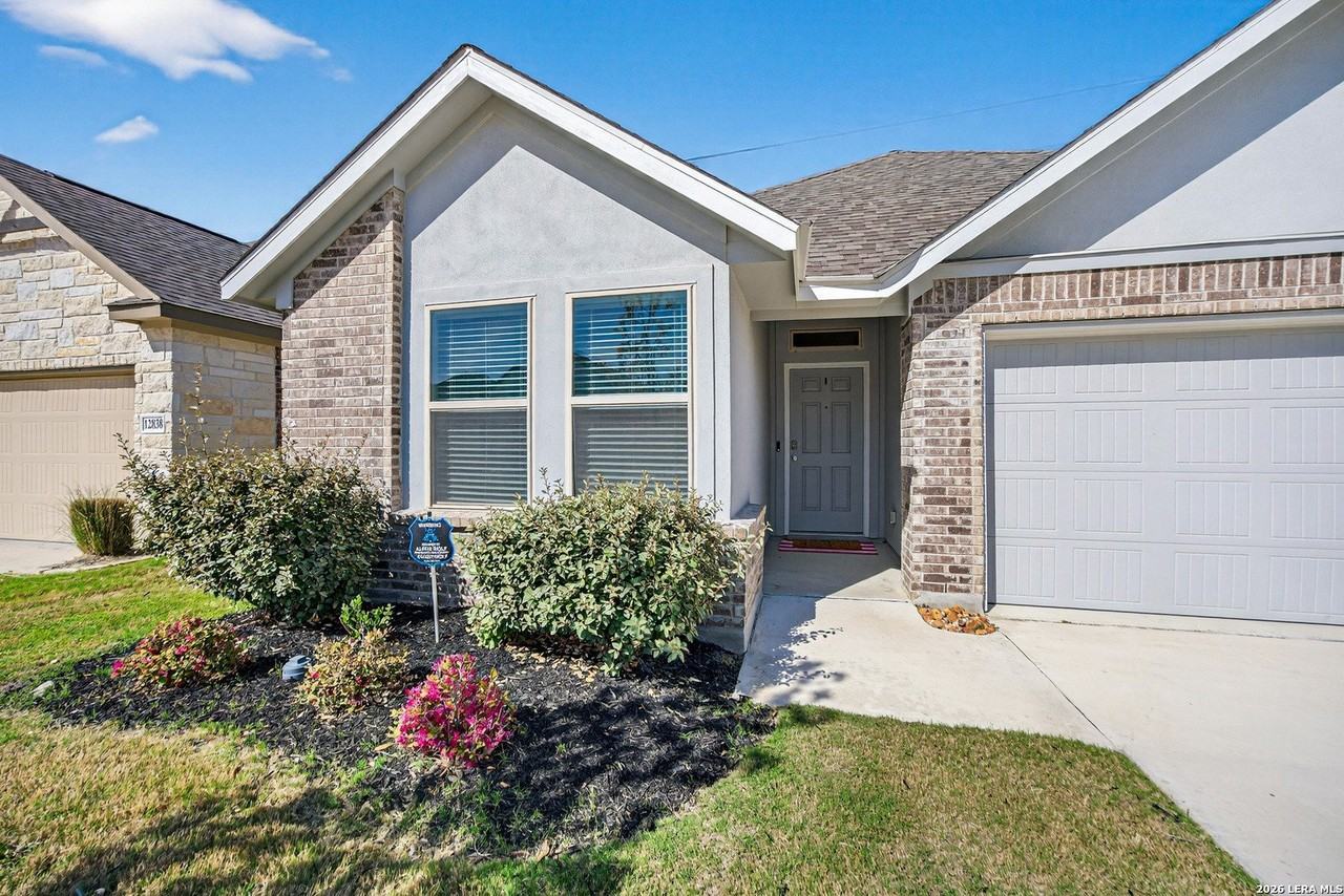 12834 Hush Dr - Photo 3 of 33
