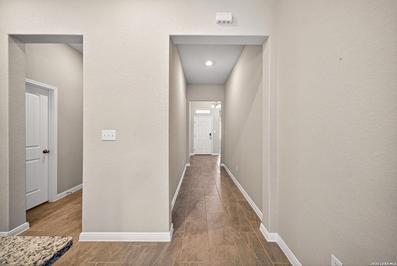 12834 Hush Dr - Photo 4 of 33