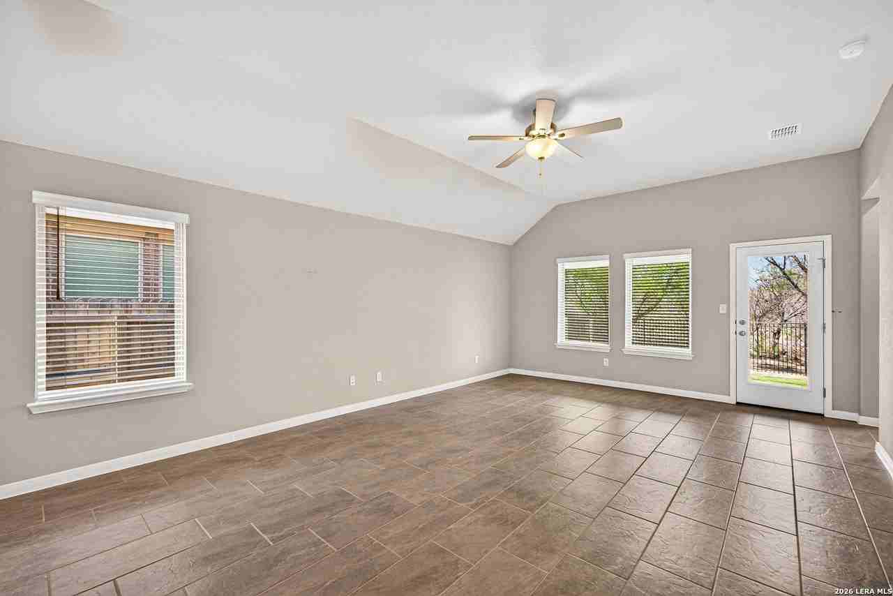 12834 Hush Dr - Photo 6 of 33