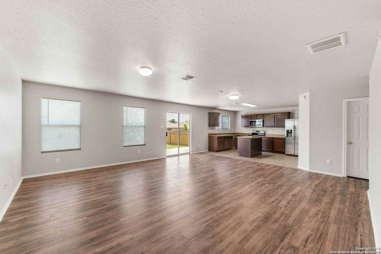 3410 Glacier Lk - Photo 3 of 25