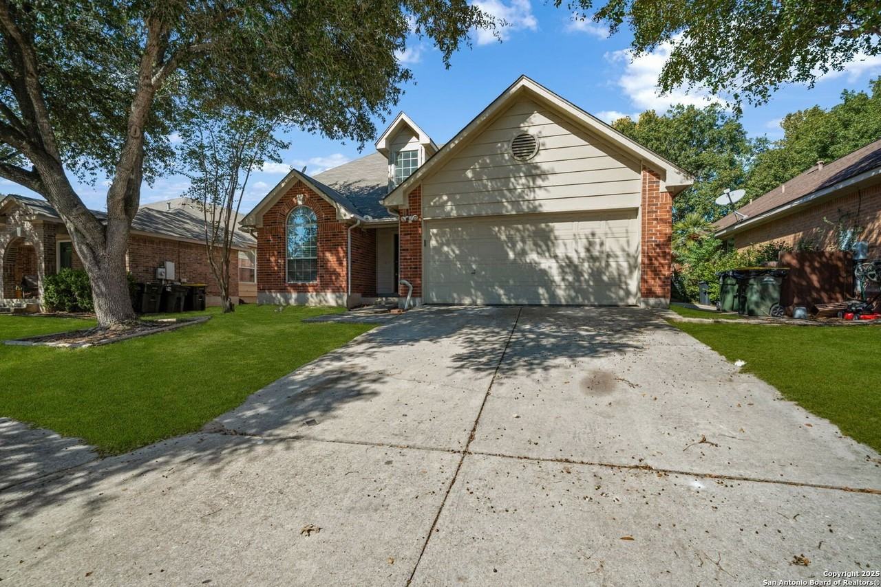 1028 Gate Creek Ln - Photo 2 of 32