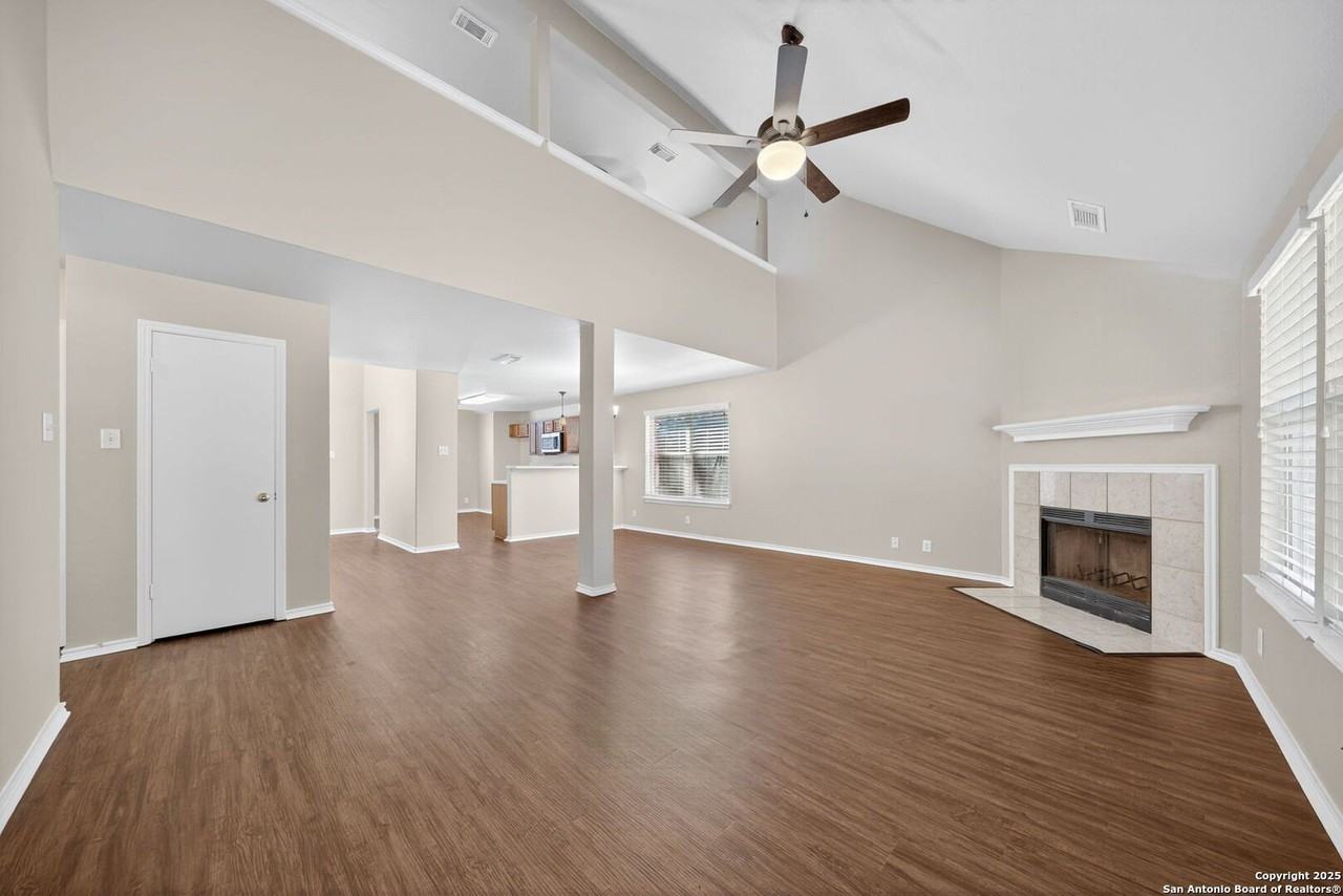 1028 Gate Creek Ln - Photo 7 of 32