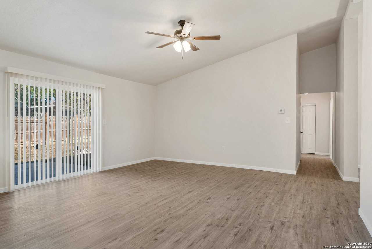 4307 Las Cruces St - Photo 7 of 27