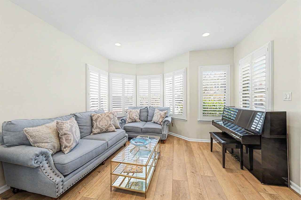 2 S Coolidge Ave - Photo 4 of 34