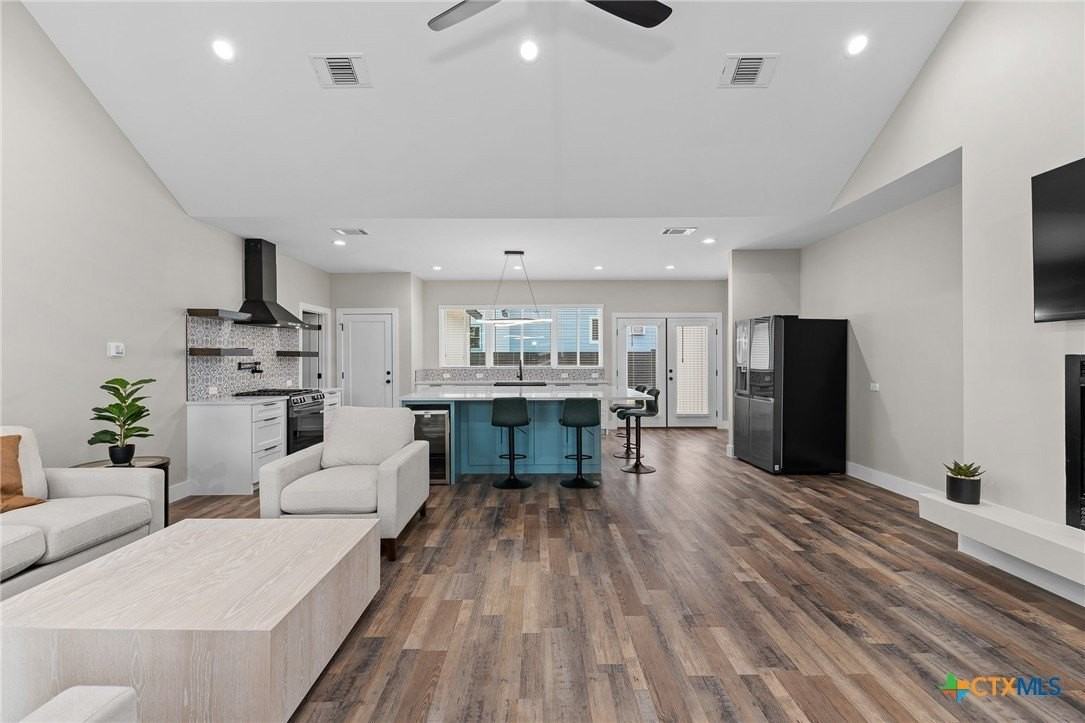 2204 Magnolia Dr - Photo 6 of 48