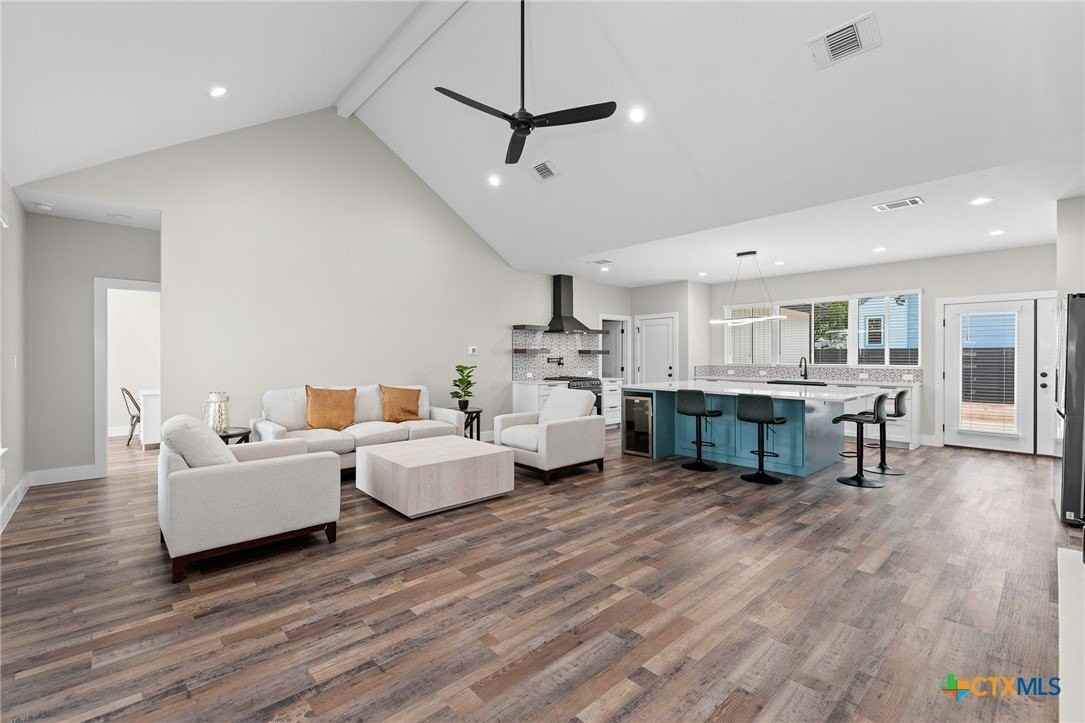 2204 Magnolia Dr - Photo 7 of 48