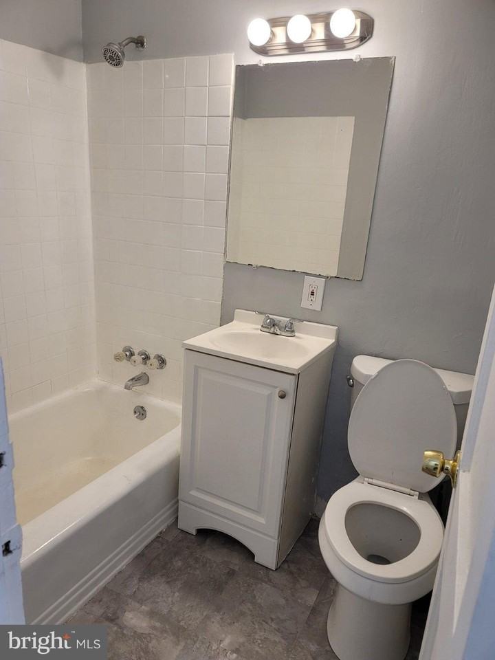 5037 Benning Rd Se - Photo 5 of 8