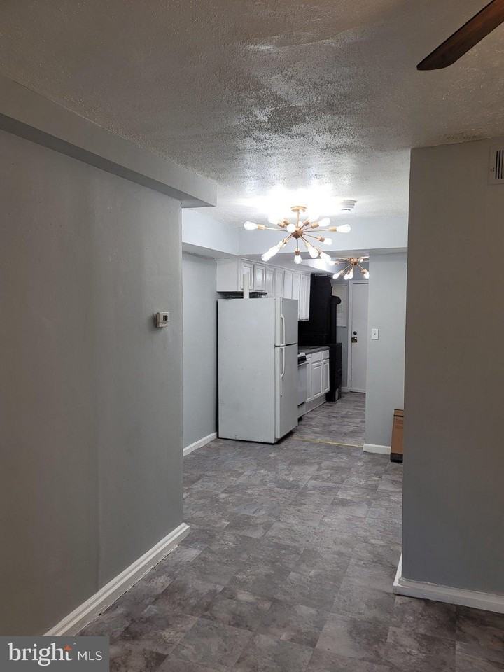 5037 Benning Rd Se - Photo 6 of 8