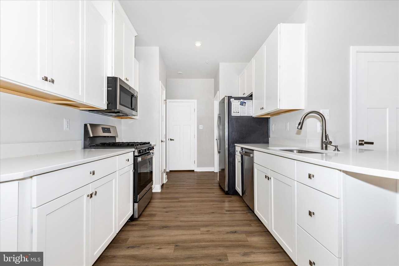 6144 Margarita Way - Photo 3 of 47
