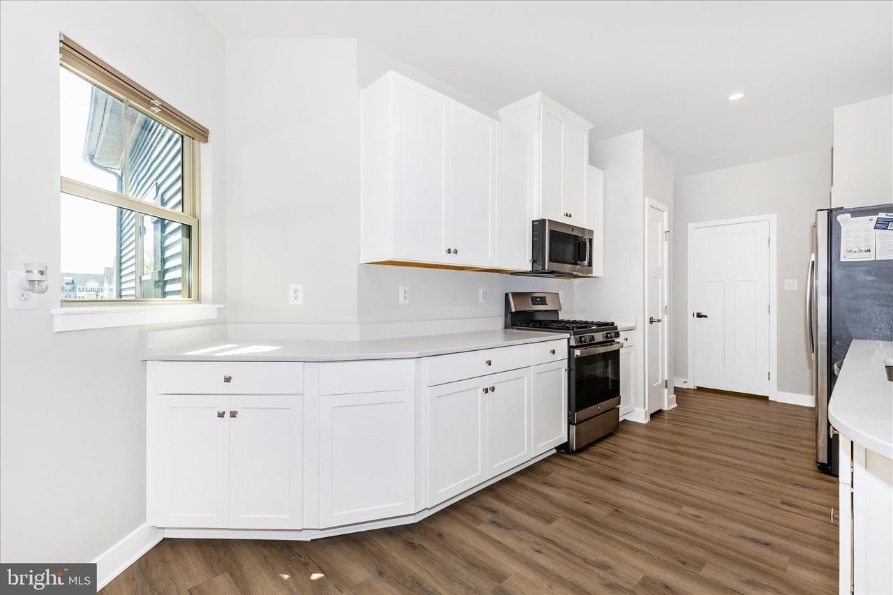 6144 Margarita Way - Photo 4 of 47