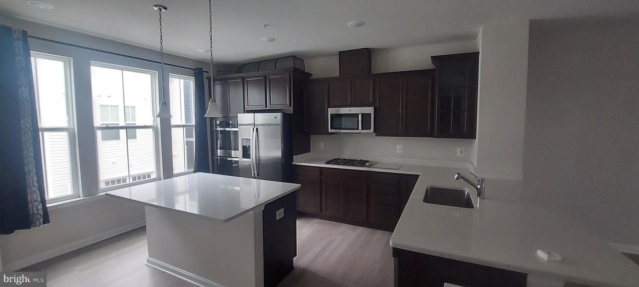 2581 Grangemill Ln - Photo 2 of 13