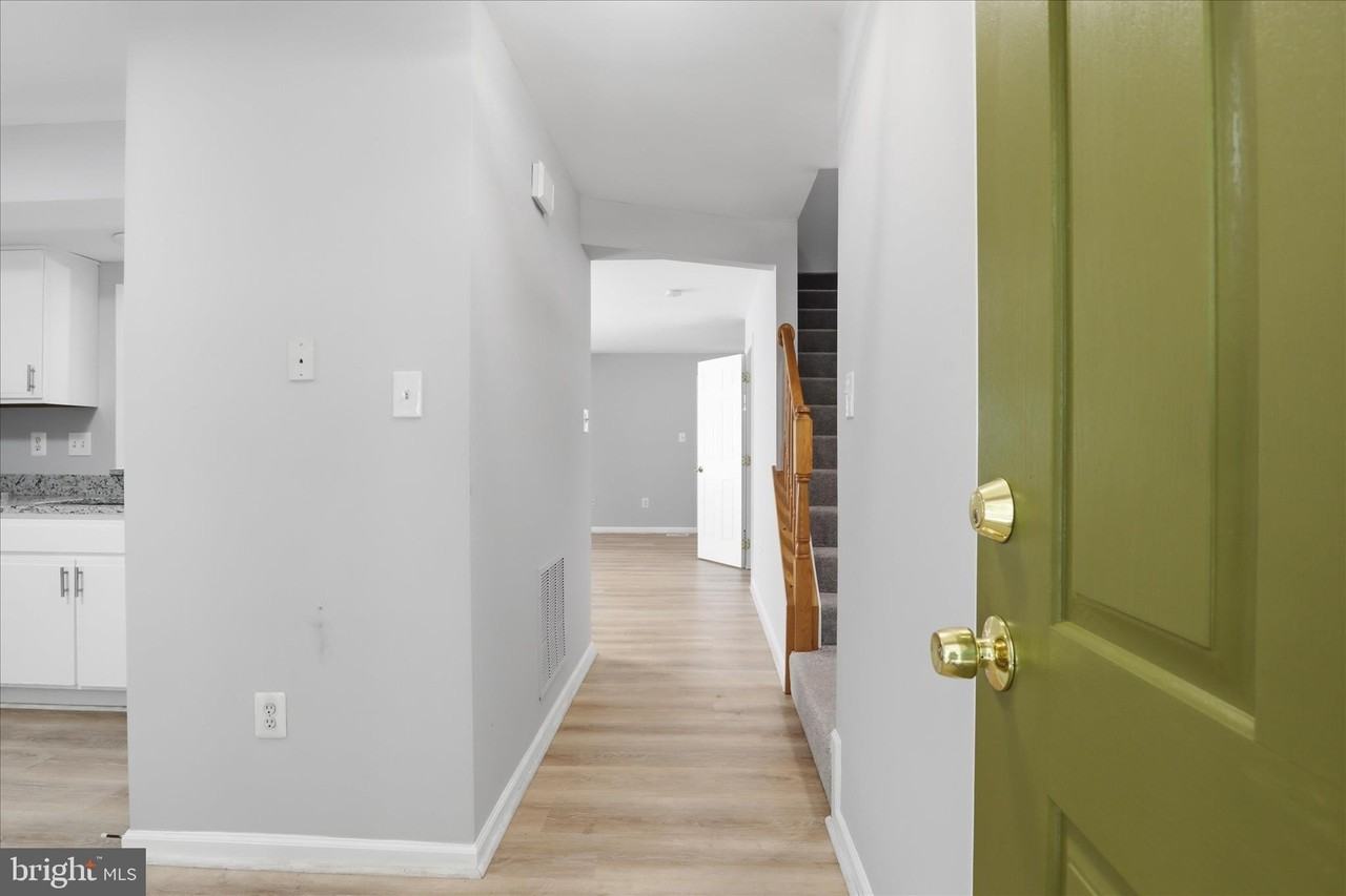 504 Autumn Wind Way - Photo 4 of 29