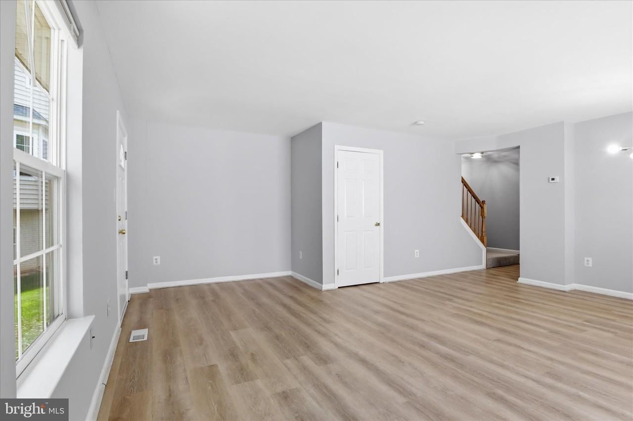 504 Autumn Wind Way - Photo 5 of 29