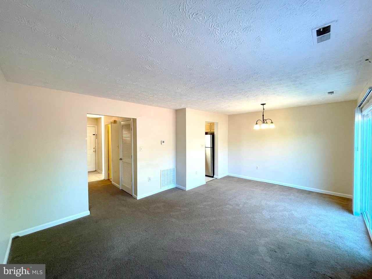 21845 Ronald Dr - Photo 3 of 22