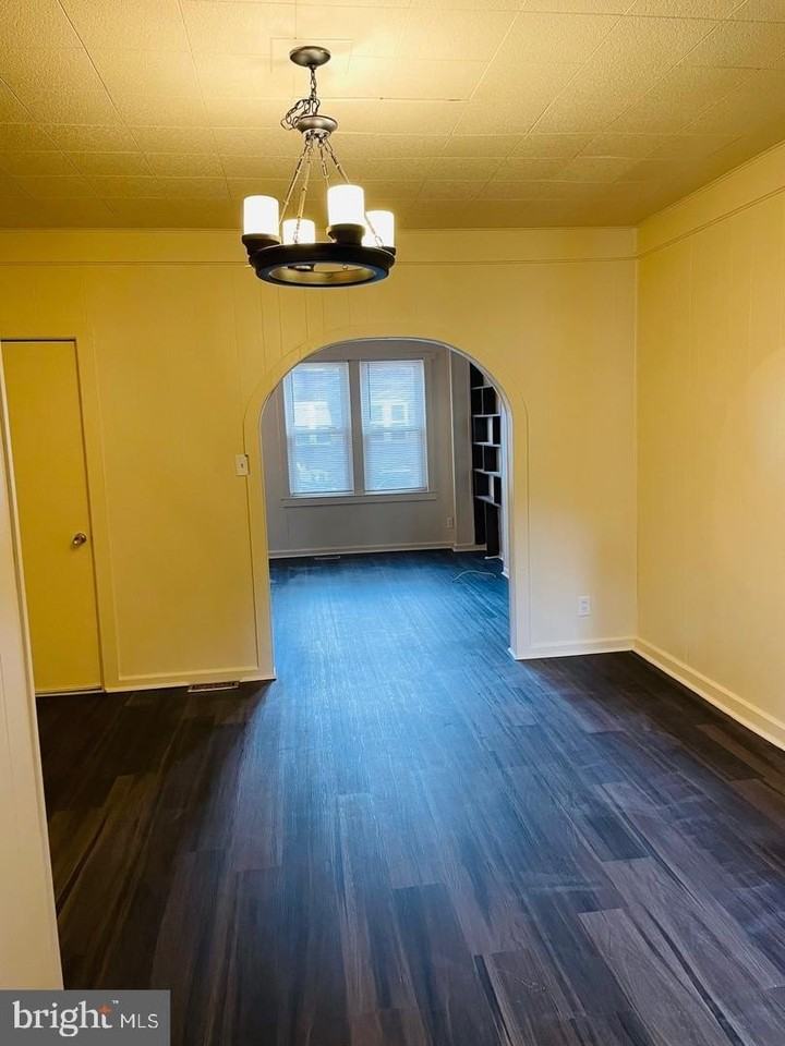 249 5th Ave - Photo 3 of 10