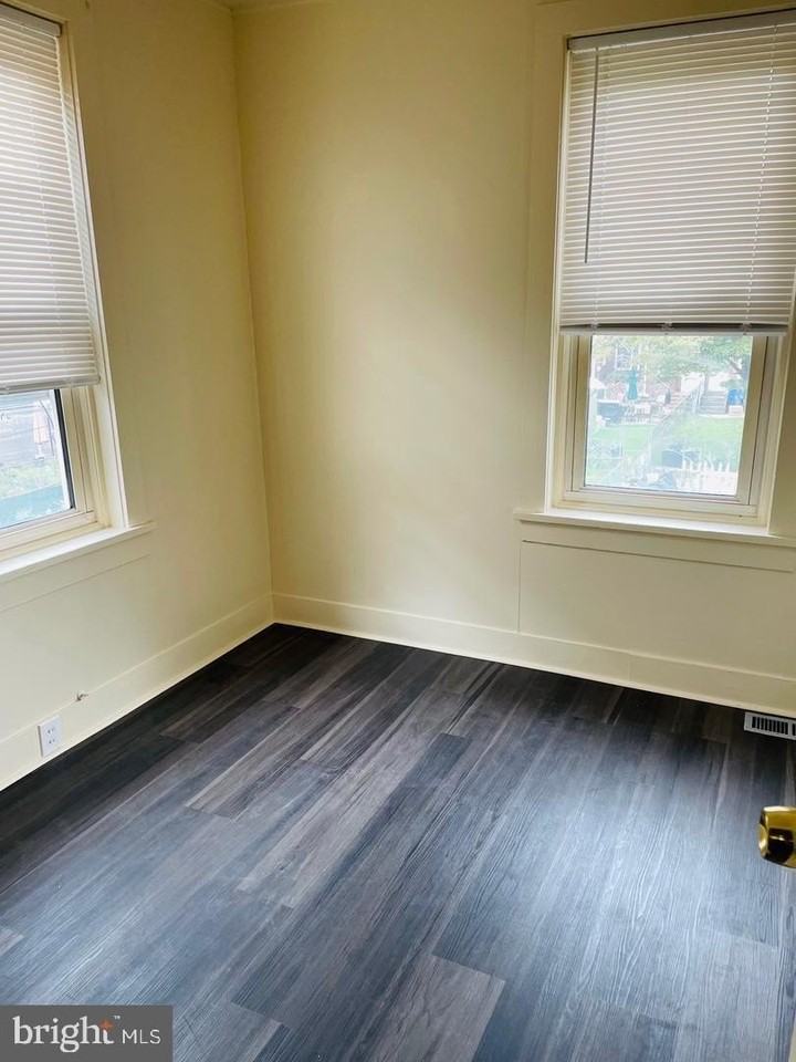 249 5th Ave - Photo 6 of 10