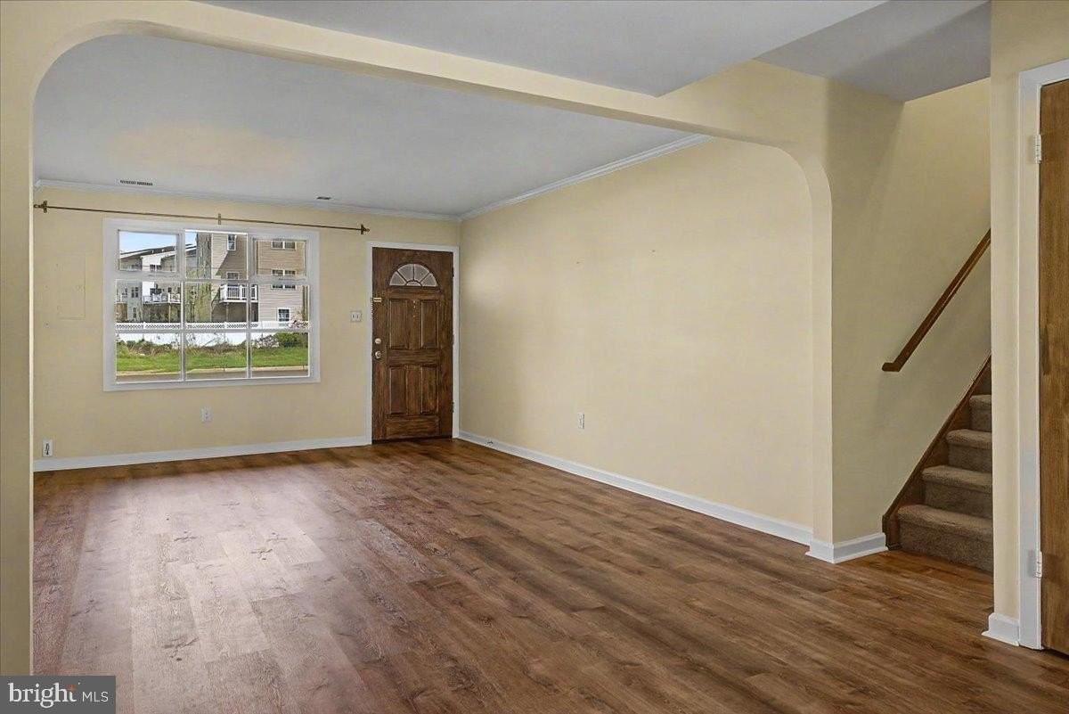 2282 Suzann Dr - Photo 3 of 38