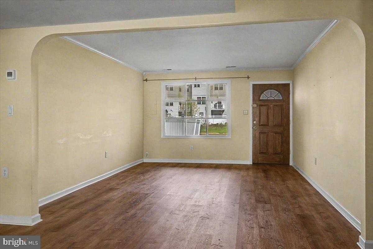 2282 Suzann Dr - Photo 4 of 38