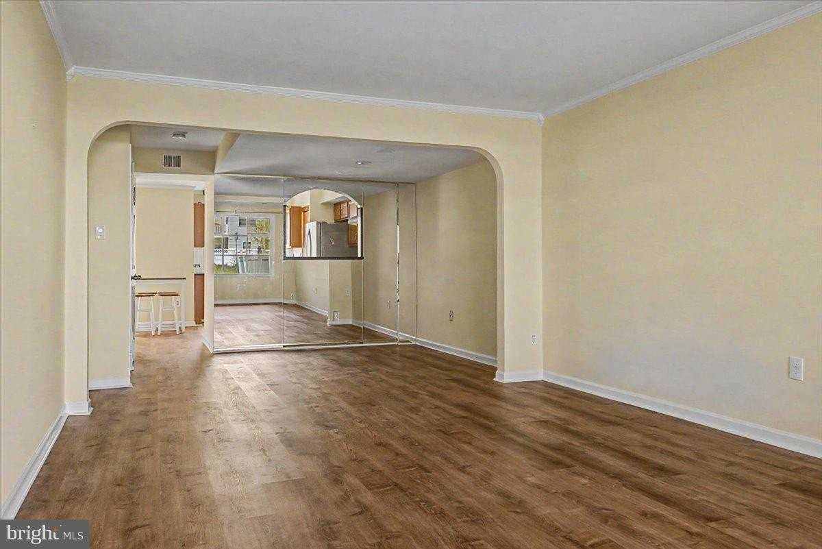 2282 Suzann Dr - Photo 5 of 38