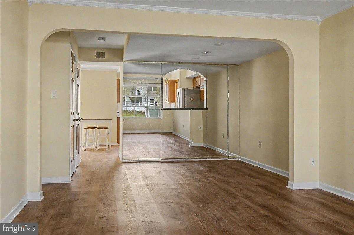 2282 Suzann Dr - Photo 6 of 38