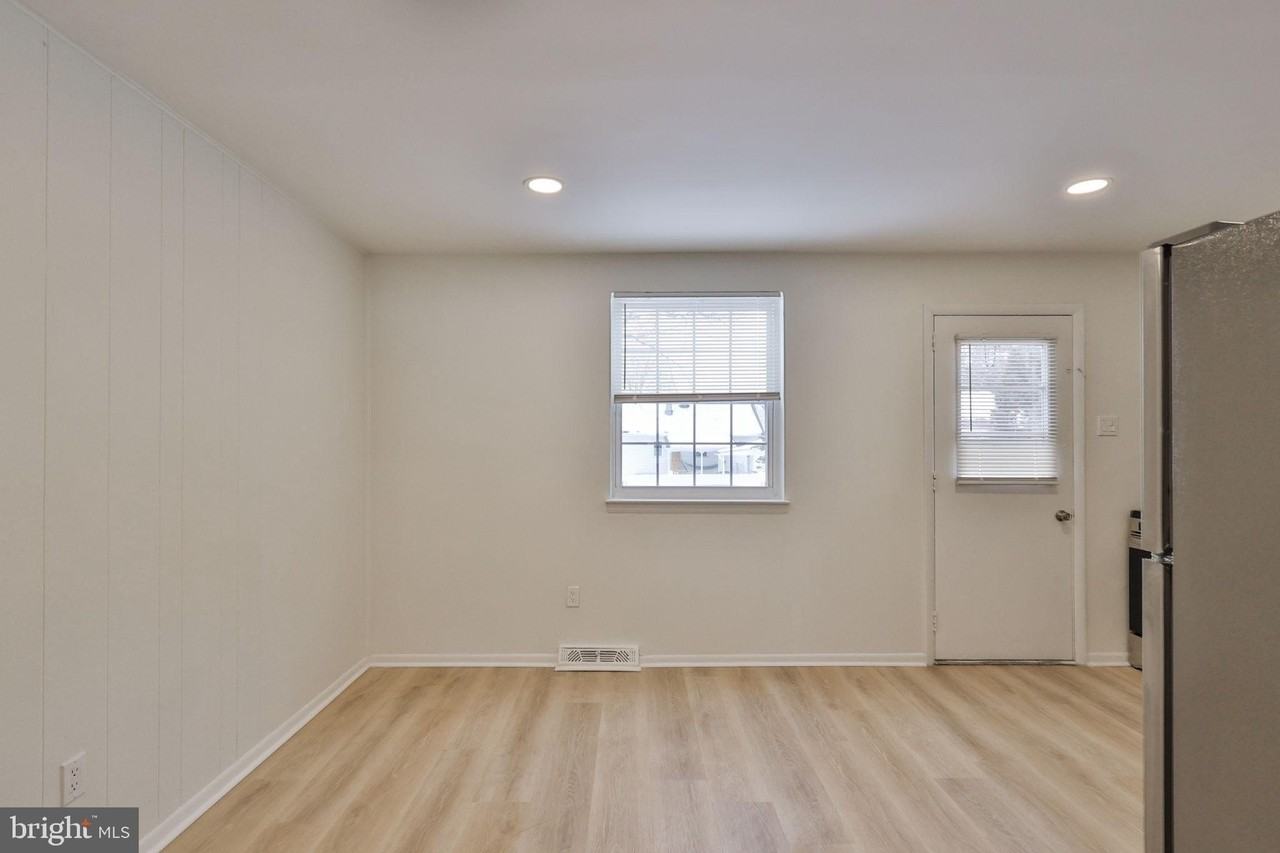 305 S Warminster Rd #D3 - Photo 7 of 8