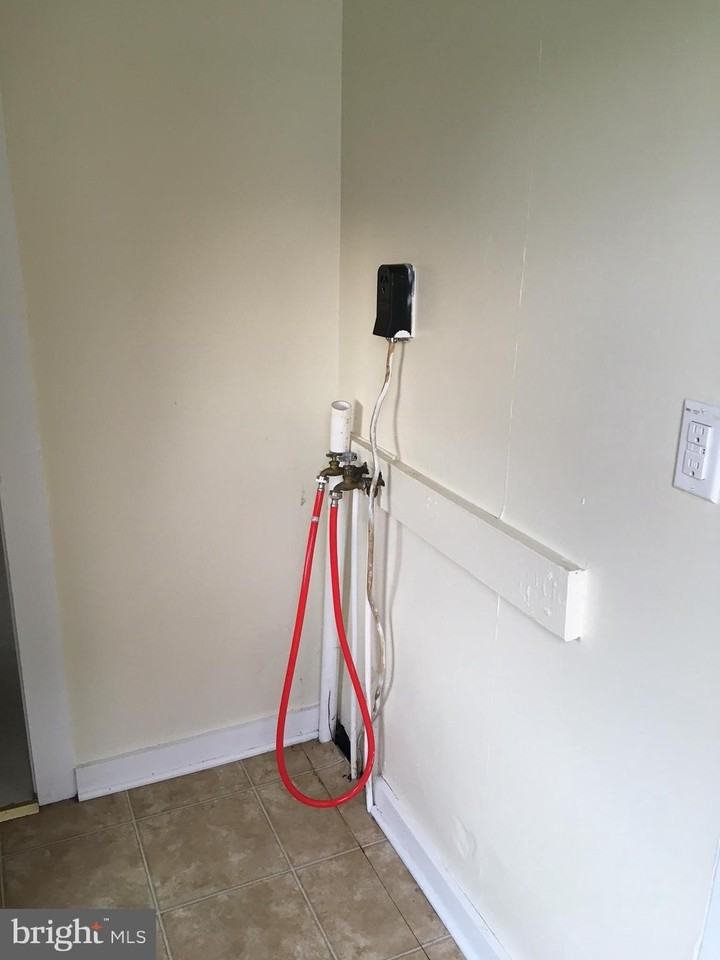 309 Brower Ave - Photo 3 of 21